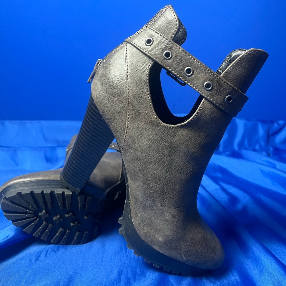Report Gray Brown Heeled Ankle Boots with Buckle Strap